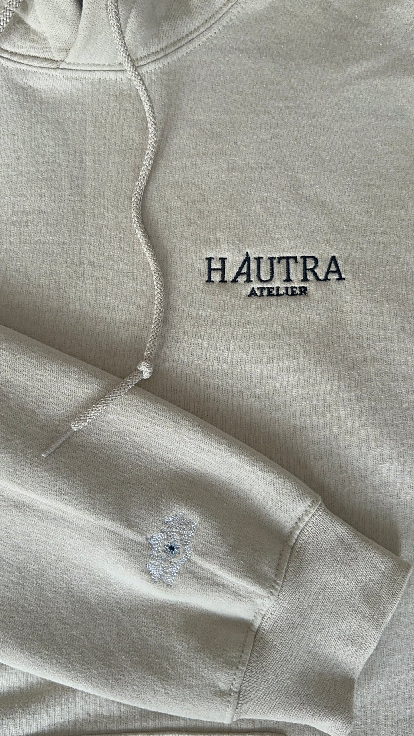 Sweat à capuche unisexe brodé | TRIOMPHE